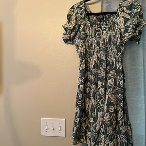 Size large short sleeve dress